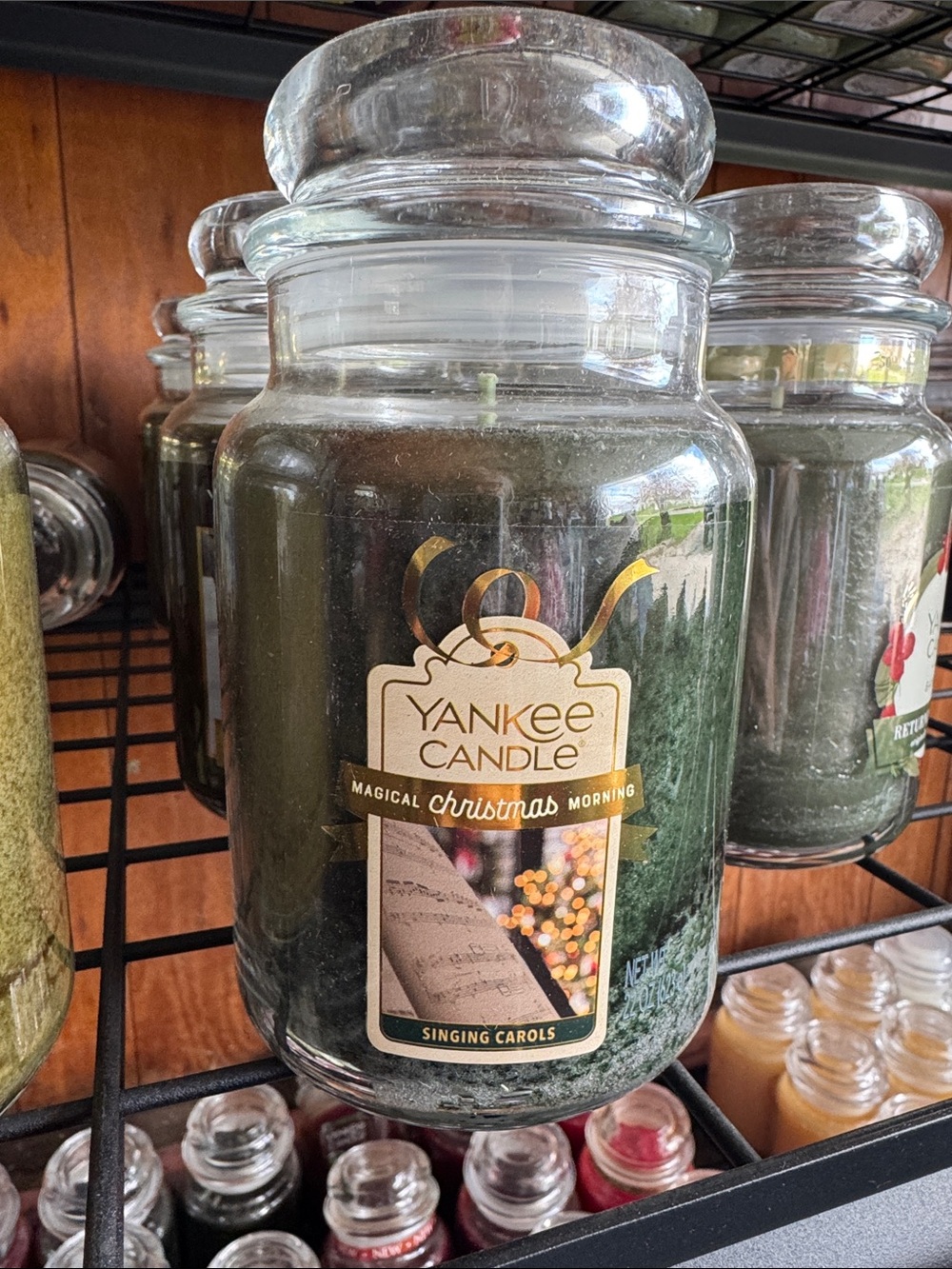 Yankee Candle large jar scented candle in the "Singing Carols" fragrance from